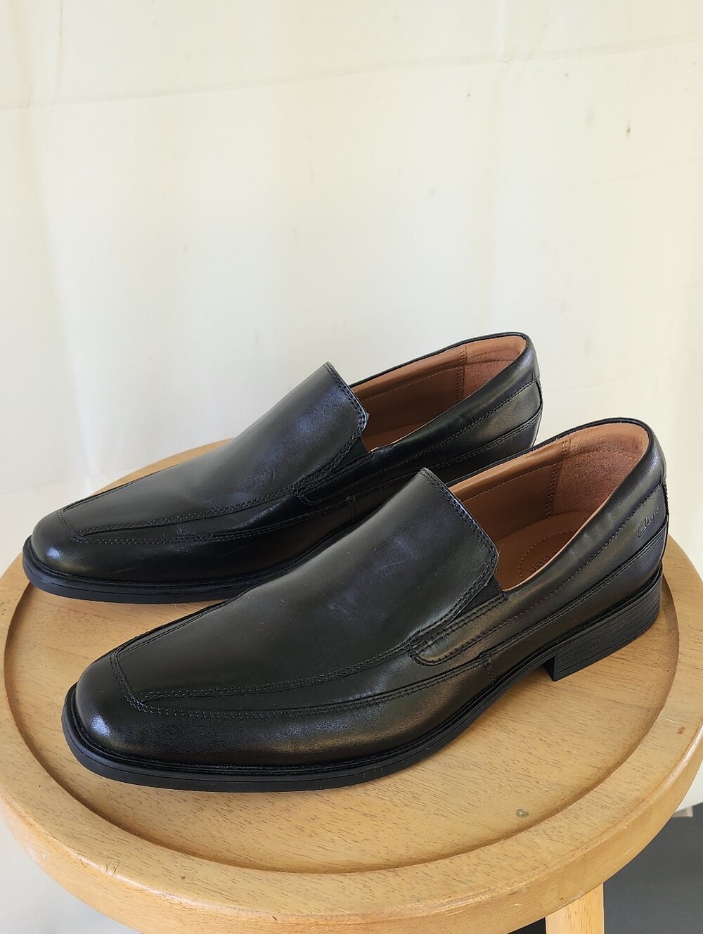 Clarks Mens Tilden Free Loafers Slip-On Black Dress Loafers